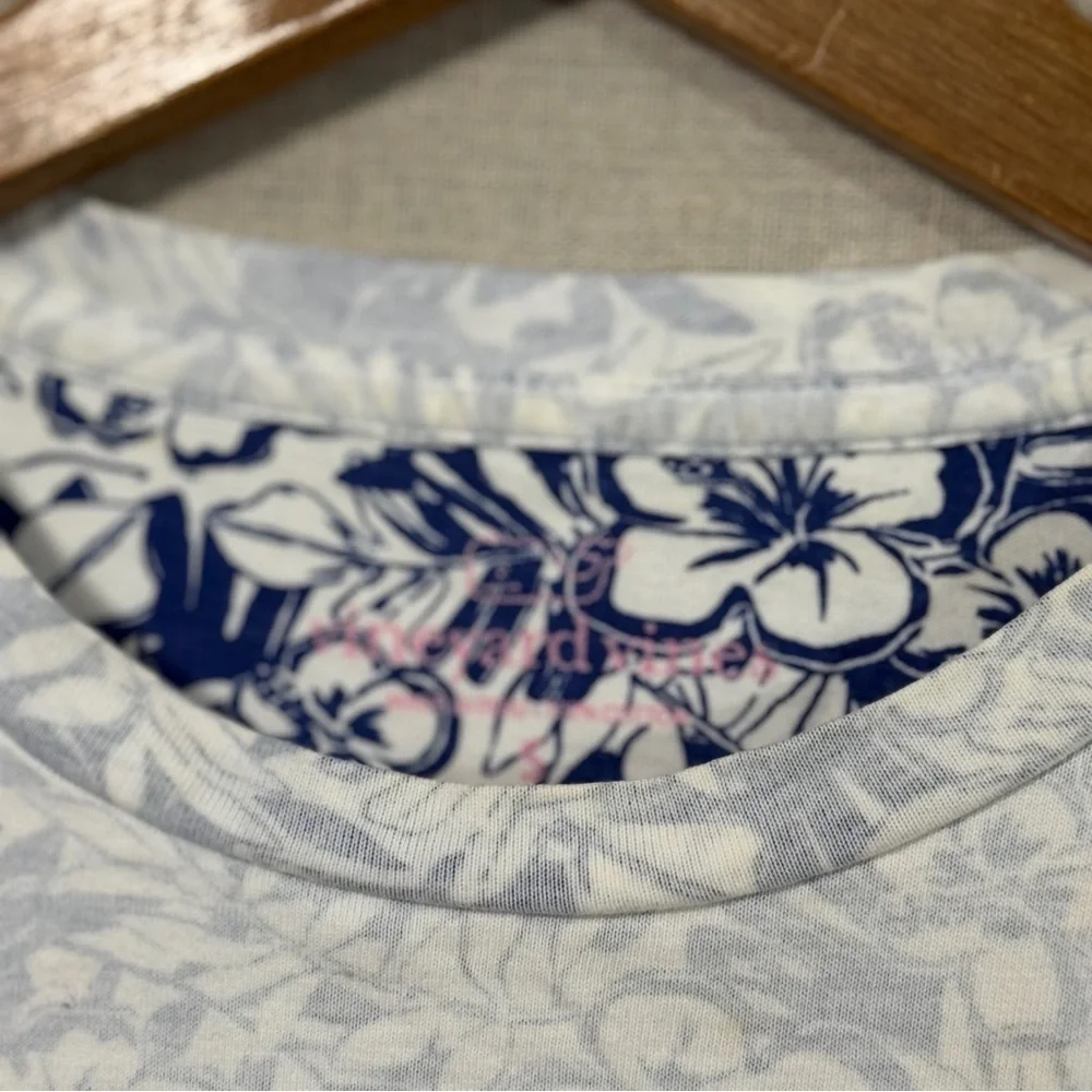 Vineyard Vines Short Sleeve Tee Hawaiian Print Small - Picture 3 of 8